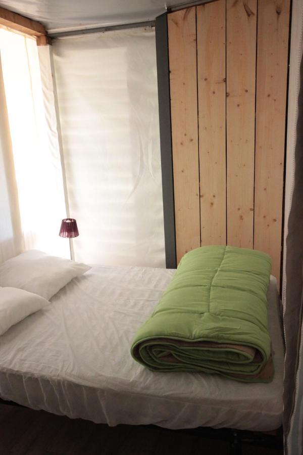 Camping L'Ilot Du Chail Sansais Esterno foto