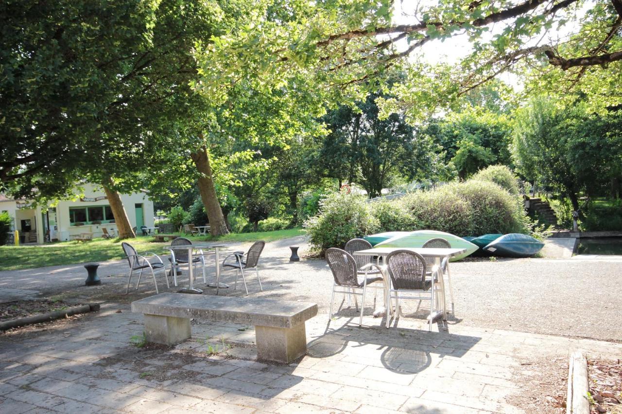 Camping L'Ilot Du Chail Sansais Esterno foto