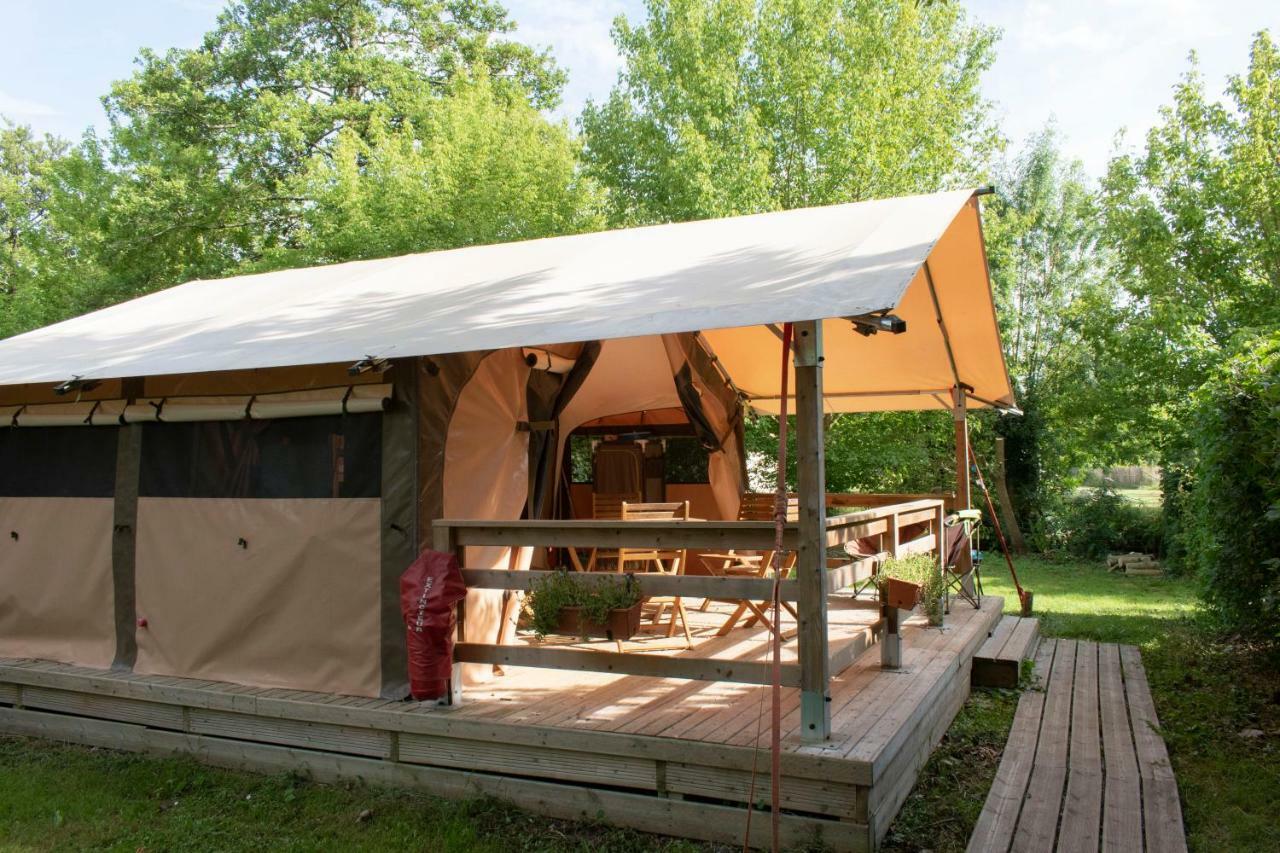 Camping L'Ilot Du Chail Sansais Esterno foto