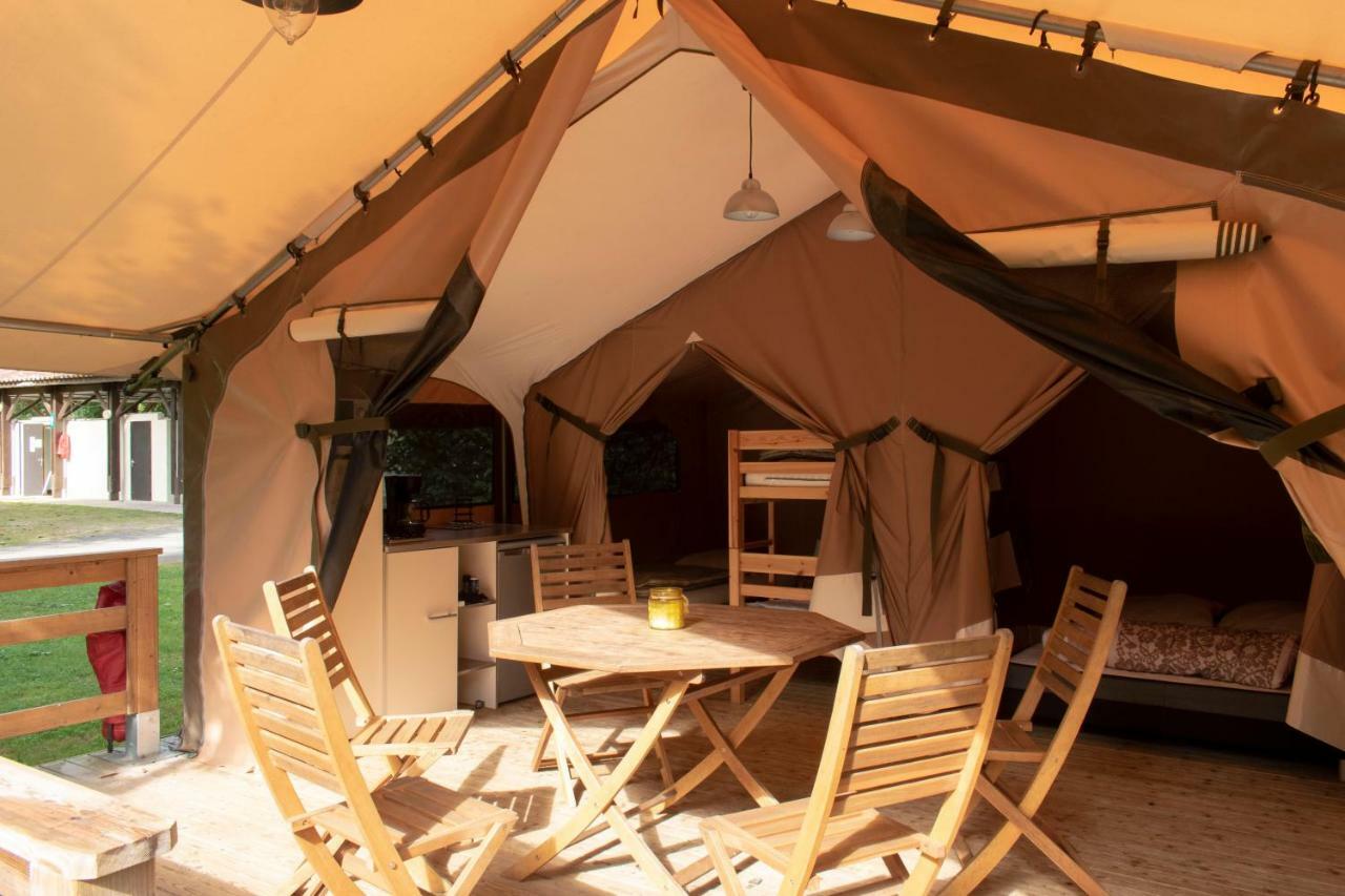 Camping L'Ilot Du Chail Sansais Esterno foto
