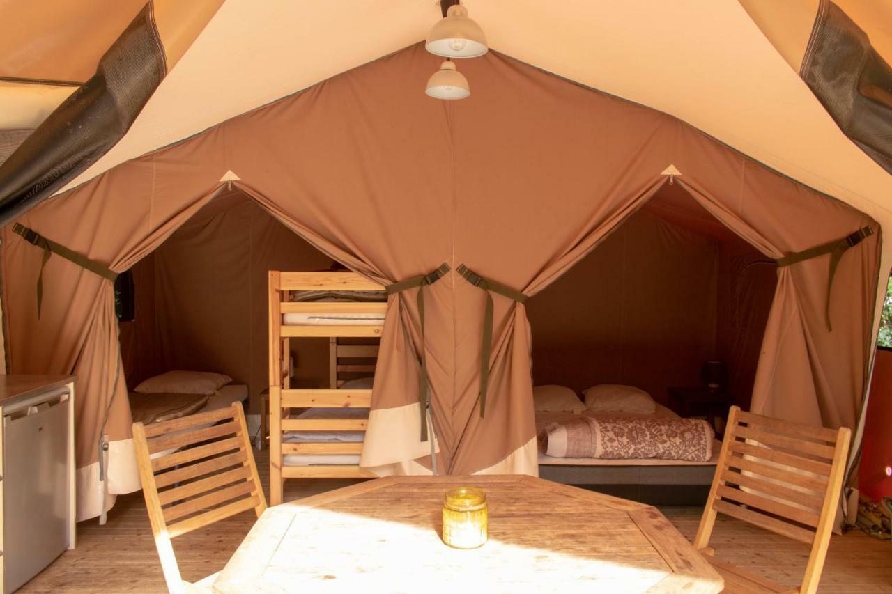 Camping L'Ilot Du Chail Sansais Esterno foto